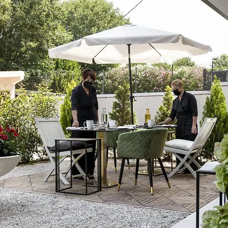 Bed & Breakfast La Tuia Lucca